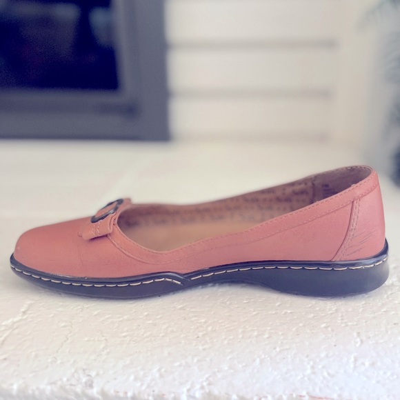 Vintage Sofft Leather Flats size 5 with Bow Buckle - Picture 5 of 10